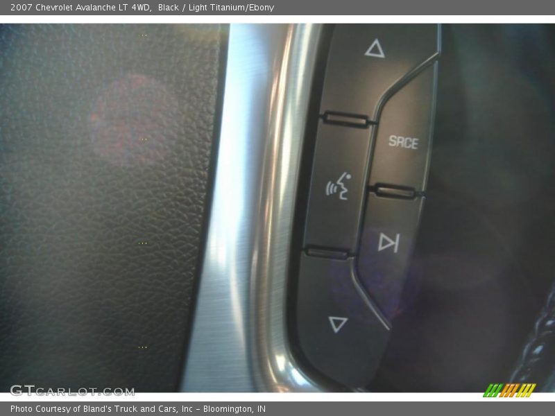 Black / Light Titanium/Ebony 2007 Chevrolet Avalanche LT 4WD