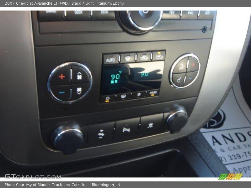 Black / Light Titanium/Ebony 2007 Chevrolet Avalanche LT 4WD