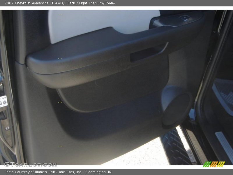 Black / Light Titanium/Ebony 2007 Chevrolet Avalanche LT 4WD