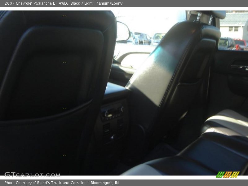 Black / Light Titanium/Ebony 2007 Chevrolet Avalanche LT 4WD