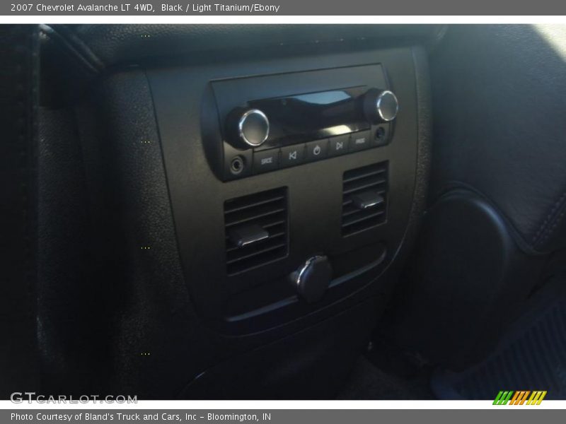 Black / Light Titanium/Ebony 2007 Chevrolet Avalanche LT 4WD