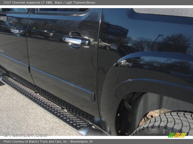 Black / Light Titanium/Ebony 2007 Chevrolet Avalanche LT 4WD