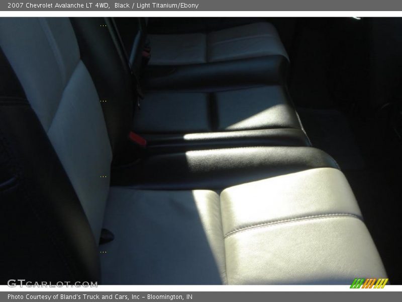 Black / Light Titanium/Ebony 2007 Chevrolet Avalanche LT 4WD
