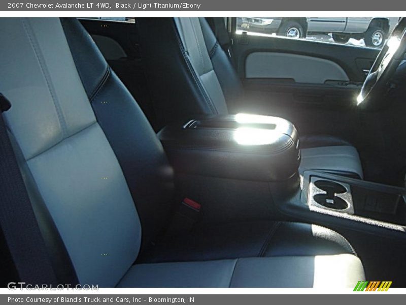 Black / Light Titanium/Ebony 2007 Chevrolet Avalanche LT 4WD