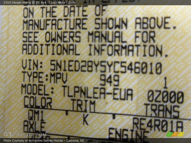Cloud White / Dusk 2000 Nissan Xterra SE V6 4x4