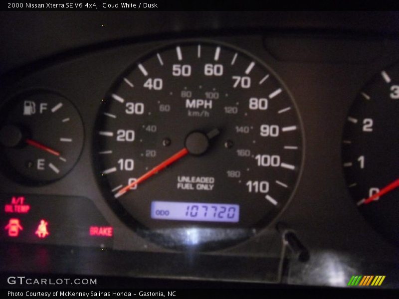 Cloud White / Dusk 2000 Nissan Xterra SE V6 4x4