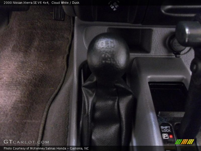 Cloud White / Dusk 2000 Nissan Xterra SE V6 4x4