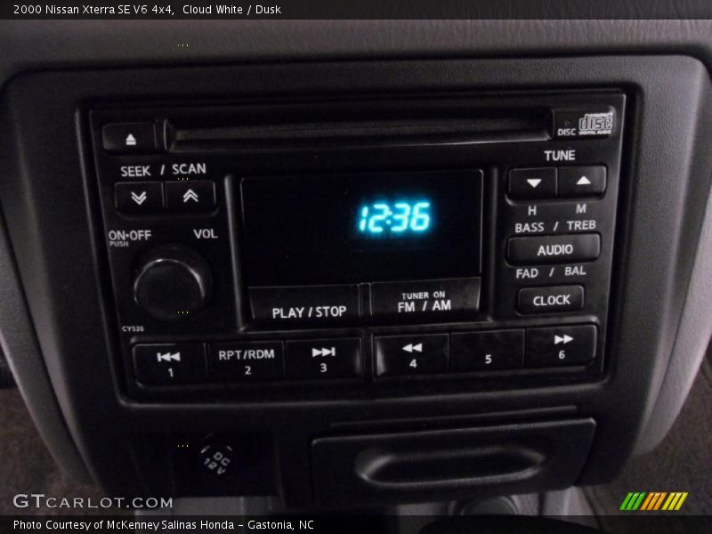 Cloud White / Dusk 2000 Nissan Xterra SE V6 4x4