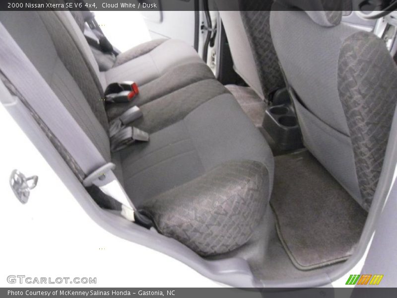 Cloud White / Dusk 2000 Nissan Xterra SE V6 4x4