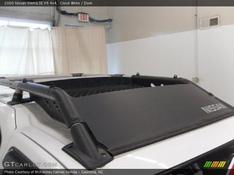 Cloud White / Dusk 2000 Nissan Xterra SE V6 4x4