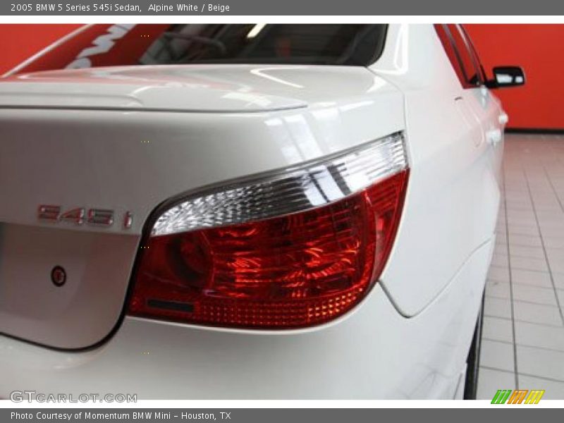 Alpine White / Beige 2005 BMW 5 Series 545i Sedan