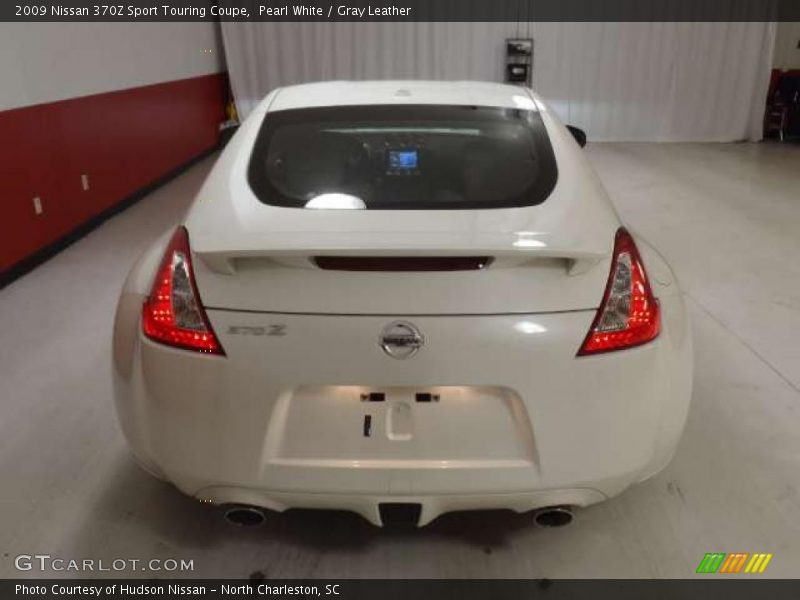 Pearl White / Gray Leather 2009 Nissan 370Z Sport Touring Coupe
