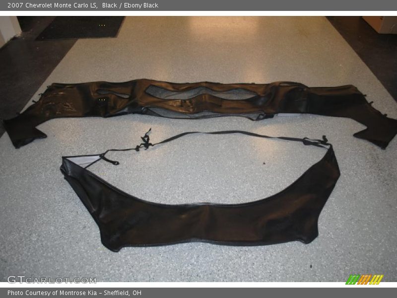 Black / Ebony Black 2007 Chevrolet Monte Carlo LS