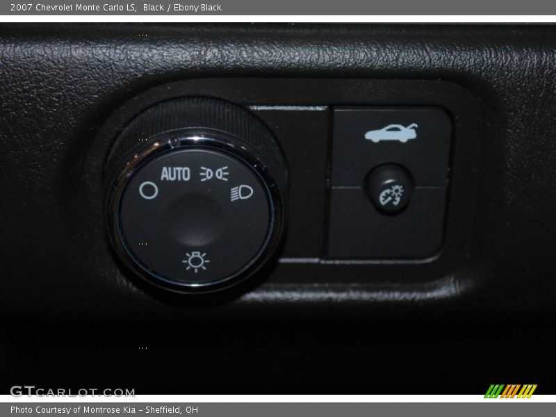 Black / Ebony Black 2007 Chevrolet Monte Carlo LS