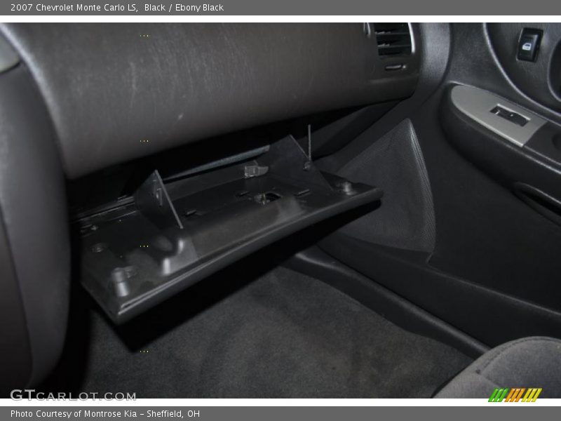 Black / Ebony Black 2007 Chevrolet Monte Carlo LS