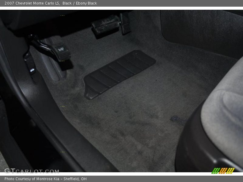 Black / Ebony Black 2007 Chevrolet Monte Carlo LS