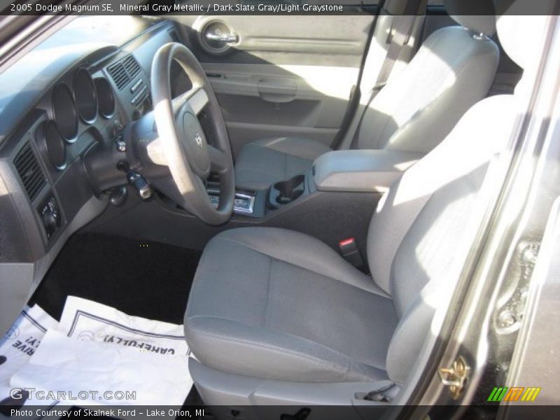 Mineral Gray Metallic / Dark Slate Gray/Light Graystone 2005 Dodge Magnum SE