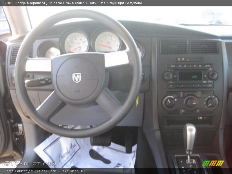 Mineral Gray Metallic / Dark Slate Gray/Light Graystone 2005 Dodge Magnum SE