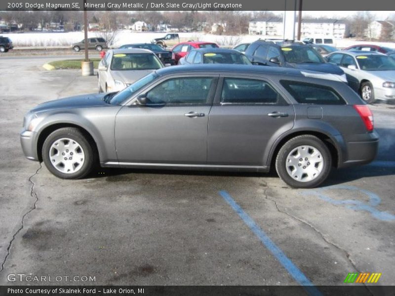 Mineral Gray Metallic / Dark Slate Gray/Light Graystone 2005 Dodge Magnum SE