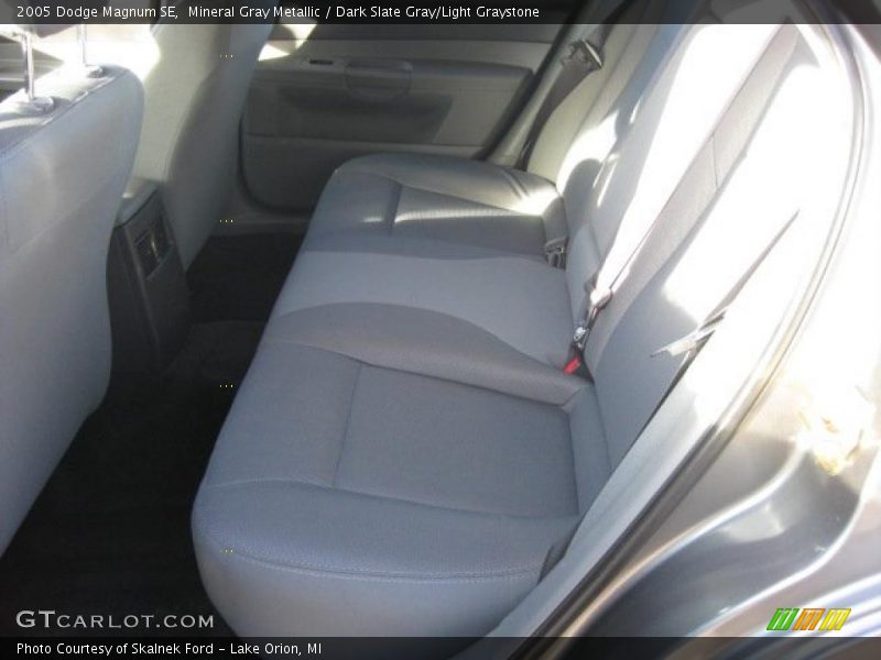 Mineral Gray Metallic / Dark Slate Gray/Light Graystone 2005 Dodge Magnum SE