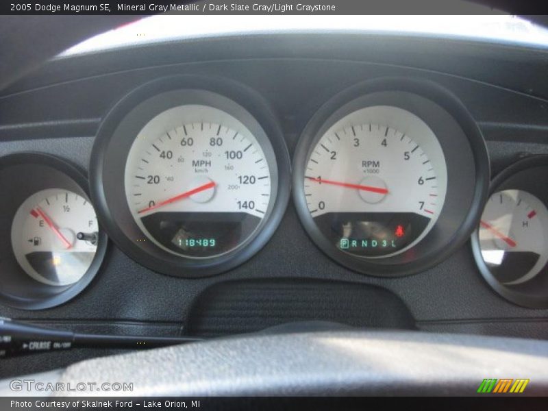 Mineral Gray Metallic / Dark Slate Gray/Light Graystone 2005 Dodge Magnum SE