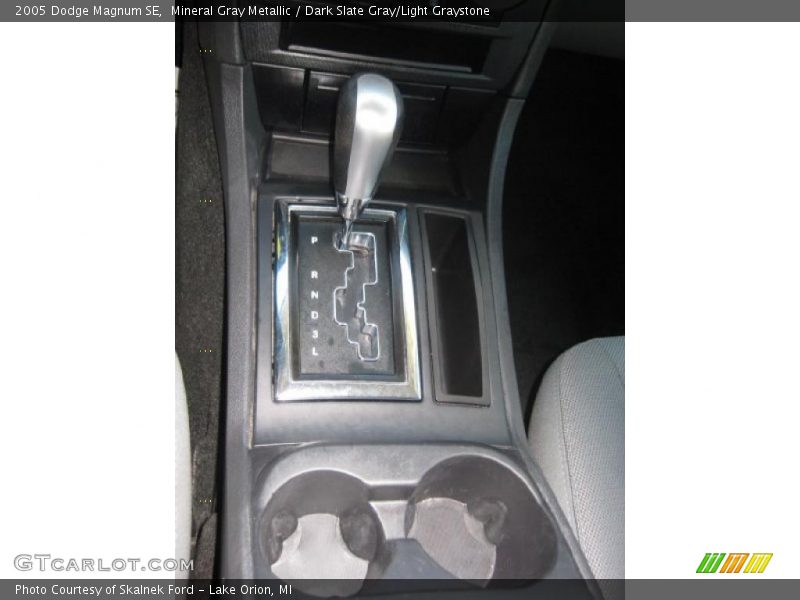Mineral Gray Metallic / Dark Slate Gray/Light Graystone 2005 Dodge Magnum SE