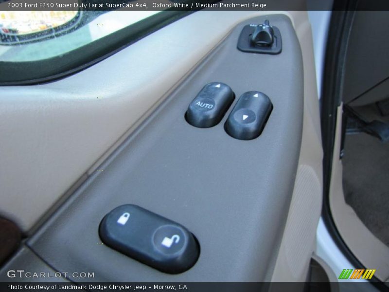 Oxford White / Medium Parchment Beige 2003 Ford F250 Super Duty Lariat SuperCab 4x4