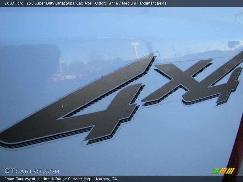 Oxford White / Medium Parchment Beige 2003 Ford F250 Super Duty Lariat SuperCab 4x4