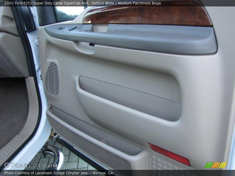 Oxford White / Medium Parchment Beige 2003 Ford F250 Super Duty Lariat SuperCab 4x4