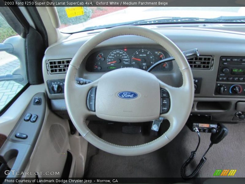Oxford White / Medium Parchment Beige 2003 Ford F250 Super Duty Lariat SuperCab 4x4