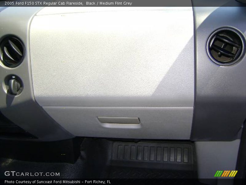 Black / Medium Flint Grey 2005 Ford F150 STX Regular Cab Flareside