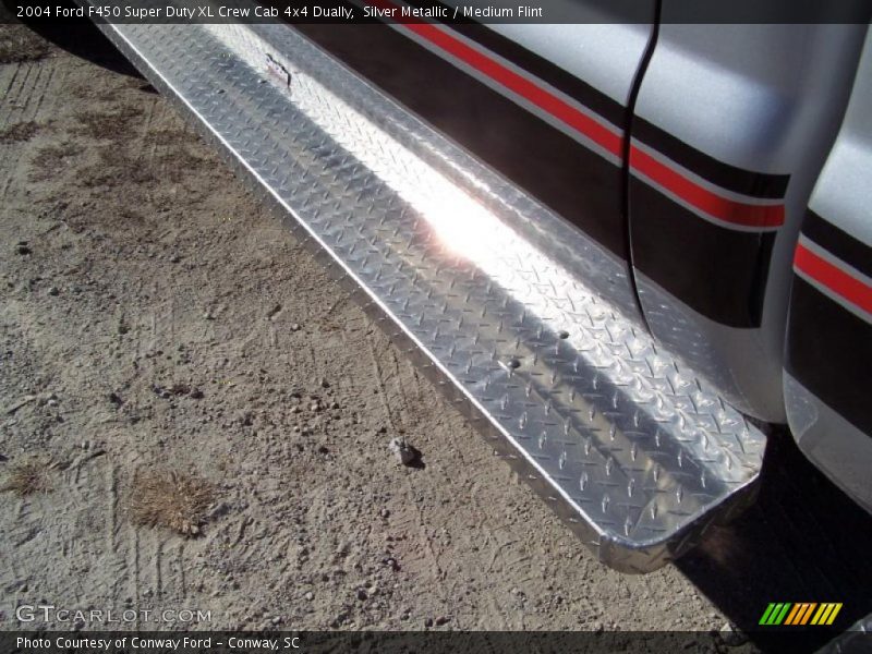 Silver Metallic / Medium Flint 2004 Ford F450 Super Duty XL Crew Cab 4x4 Dually