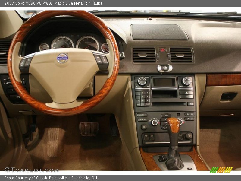 Dashboard of 2007 XC90 V8 AWD