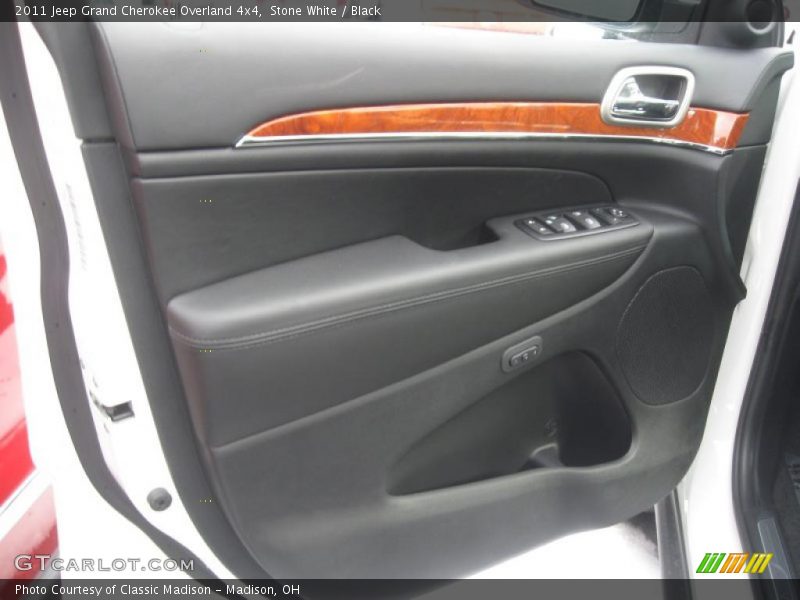 Stone White / Black 2011 Jeep Grand Cherokee Overland 4x4