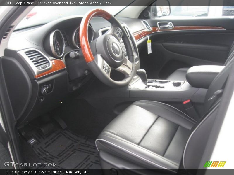  2011 Grand Cherokee Overland 4x4 Black Interior