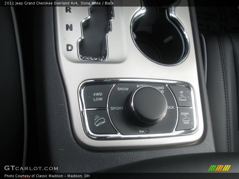 Stone White / Black 2011 Jeep Grand Cherokee Overland 4x4