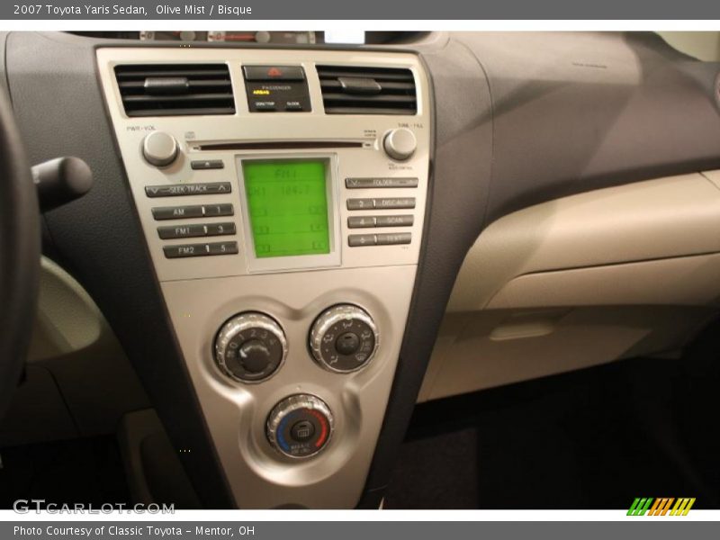 Olive Mist / Bisque 2007 Toyota Yaris Sedan