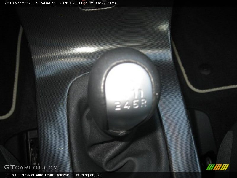 Black / R Design Off Black/Créme 2010 Volvo V50 T5 R-Design