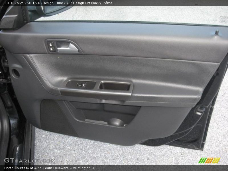 Black / R Design Off Black/Créme 2010 Volvo V50 T5 R-Design