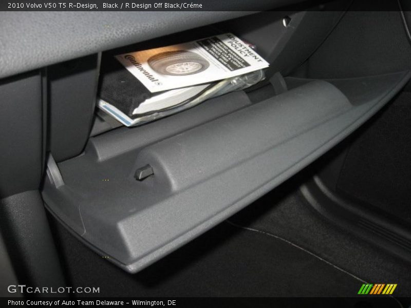 Black / R Design Off Black/Créme 2010 Volvo V50 T5 R-Design
