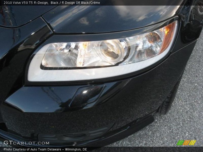 Black / R Design Off Black/Créme 2010 Volvo V50 T5 R-Design