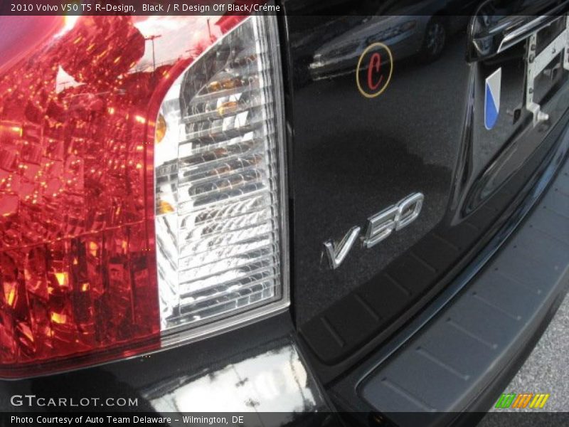Black / R Design Off Black/Créme 2010 Volvo V50 T5 R-Design