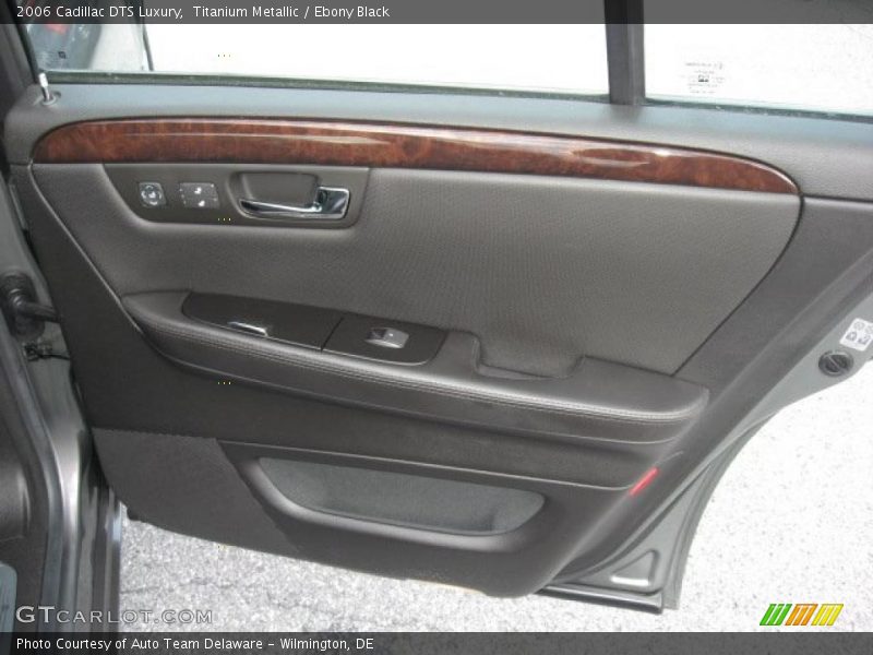 Door Panel of 2006 DTS Luxury