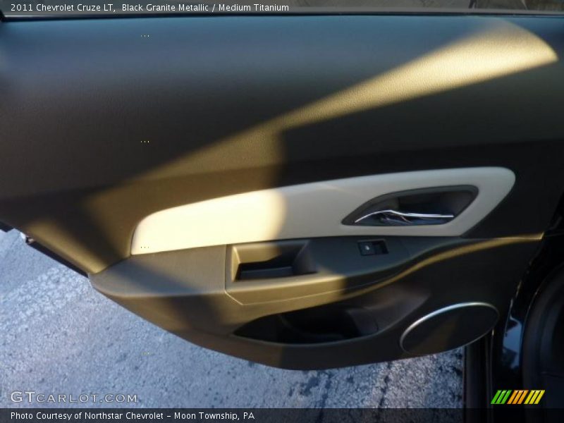 Black Granite Metallic / Medium Titanium 2011 Chevrolet Cruze LT