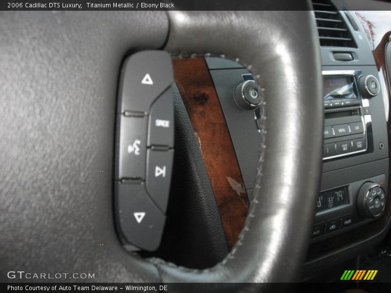 Titanium Metallic / Ebony Black 2006 Cadillac DTS Luxury