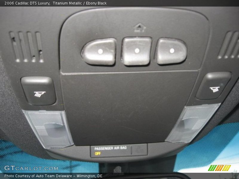 Titanium Metallic / Ebony Black 2006 Cadillac DTS Luxury