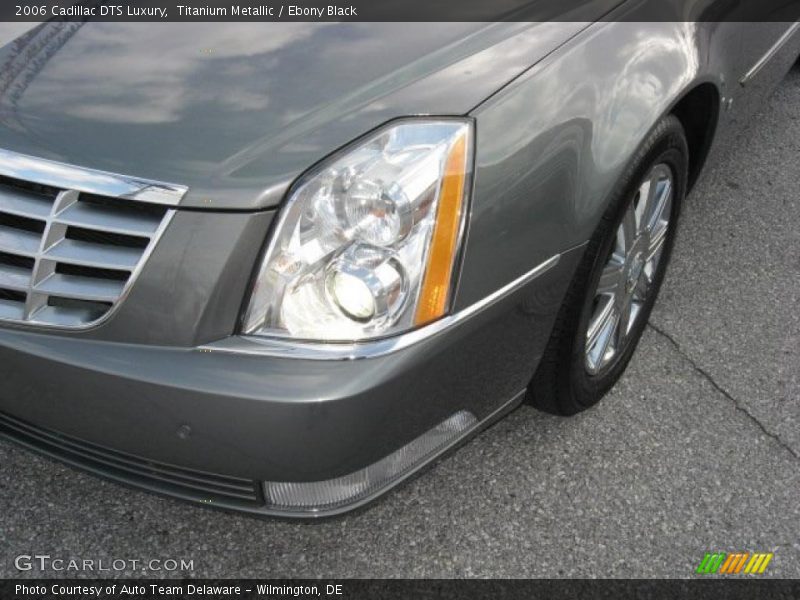 Titanium Metallic / Ebony Black 2006 Cadillac DTS Luxury