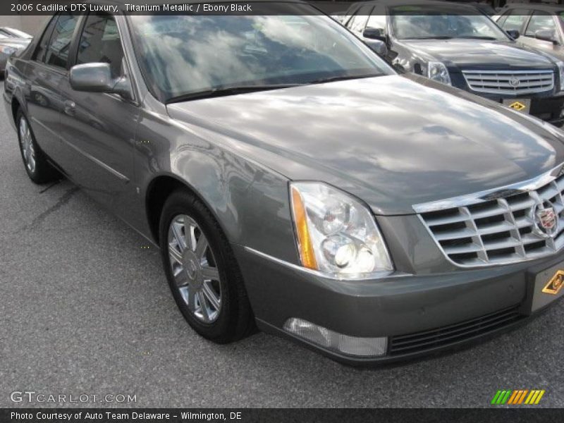 Titanium Metallic / Ebony Black 2006 Cadillac DTS Luxury