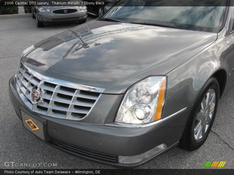 Titanium Metallic / Ebony Black 2006 Cadillac DTS Luxury