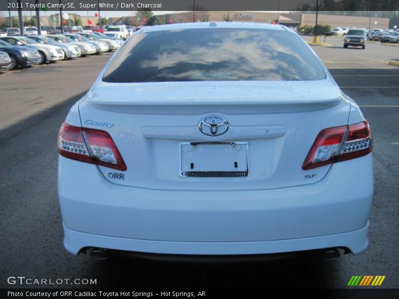 Super White / Dark Charcoal 2011 Toyota Camry SE